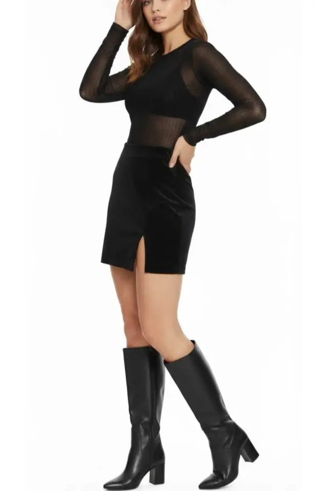 Diz Üstünden Yırtmaçlı Kadife Mini Etek