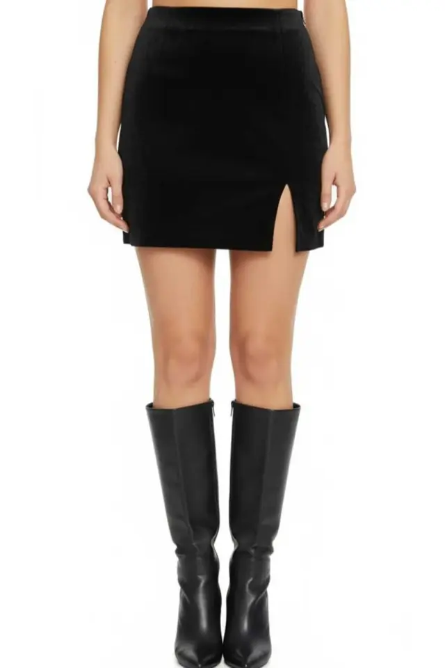 Diz Üstünden Yırtmaçlı Kadife Mini Etek