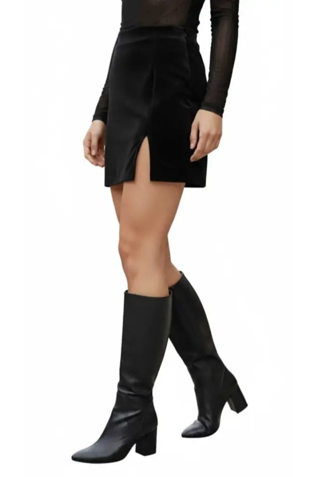 Diz Üstünden Yırtmaçlı Kadife Mini Etek