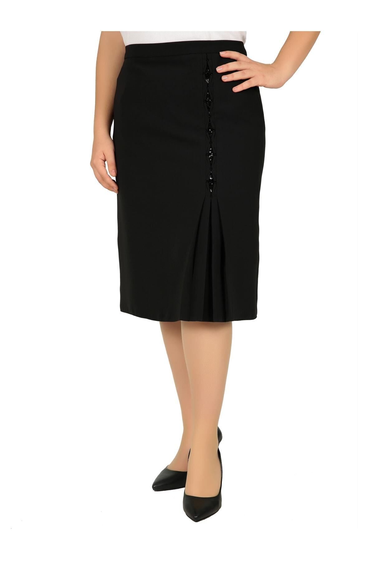 Kısa Büyük Beden Payet Ve Taş Detaylı Astarlı Portoriko Kumaş Anne Eteği