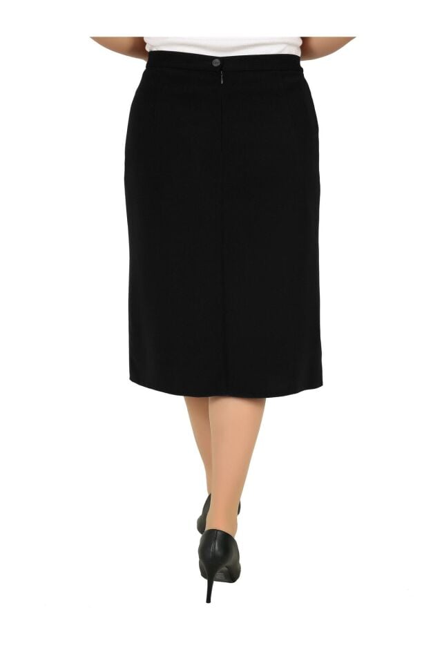 Kısa Büyük Beden Deri Detaylı Astarlı Portoriko Kumaş Pileli Etek