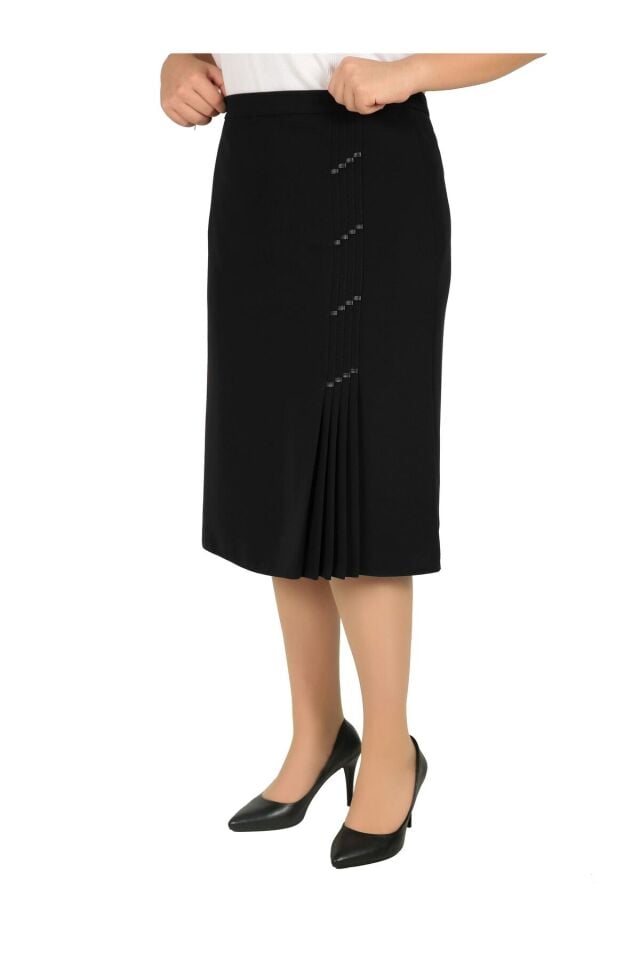 Kısa Büyük Beden Deri Detaylı Astarlı Portoriko Kumaş Pileli Etek